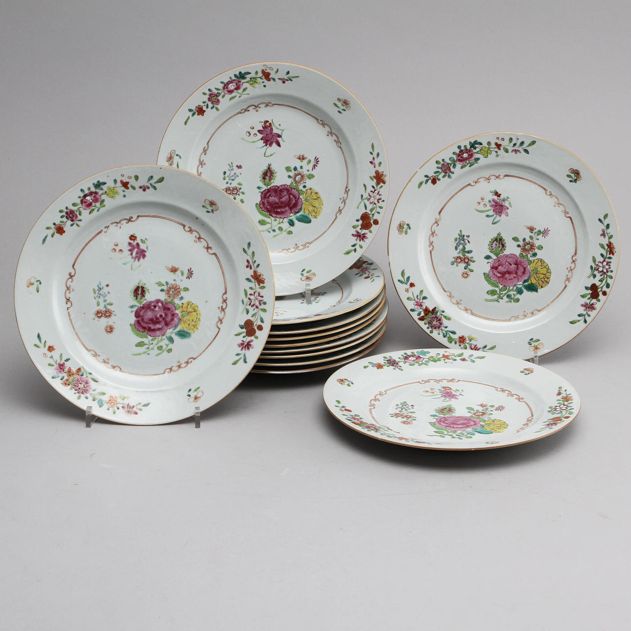 TALLRIKAR, porslin, 12 st, Famille Rose, Kina 1700-tal.