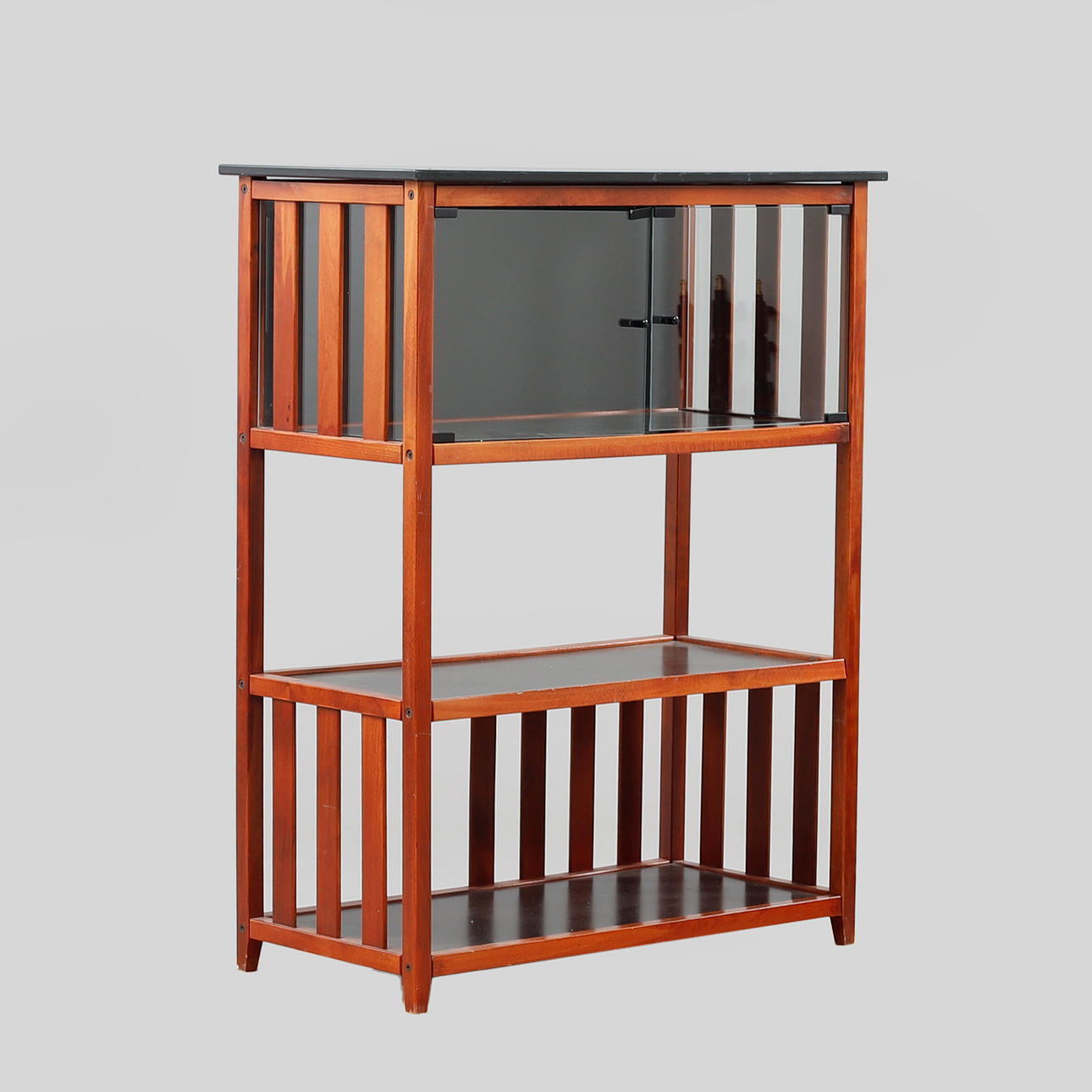 HYLLA med VITRINÖVERDEL, Hyllinge Möbler Danmark.