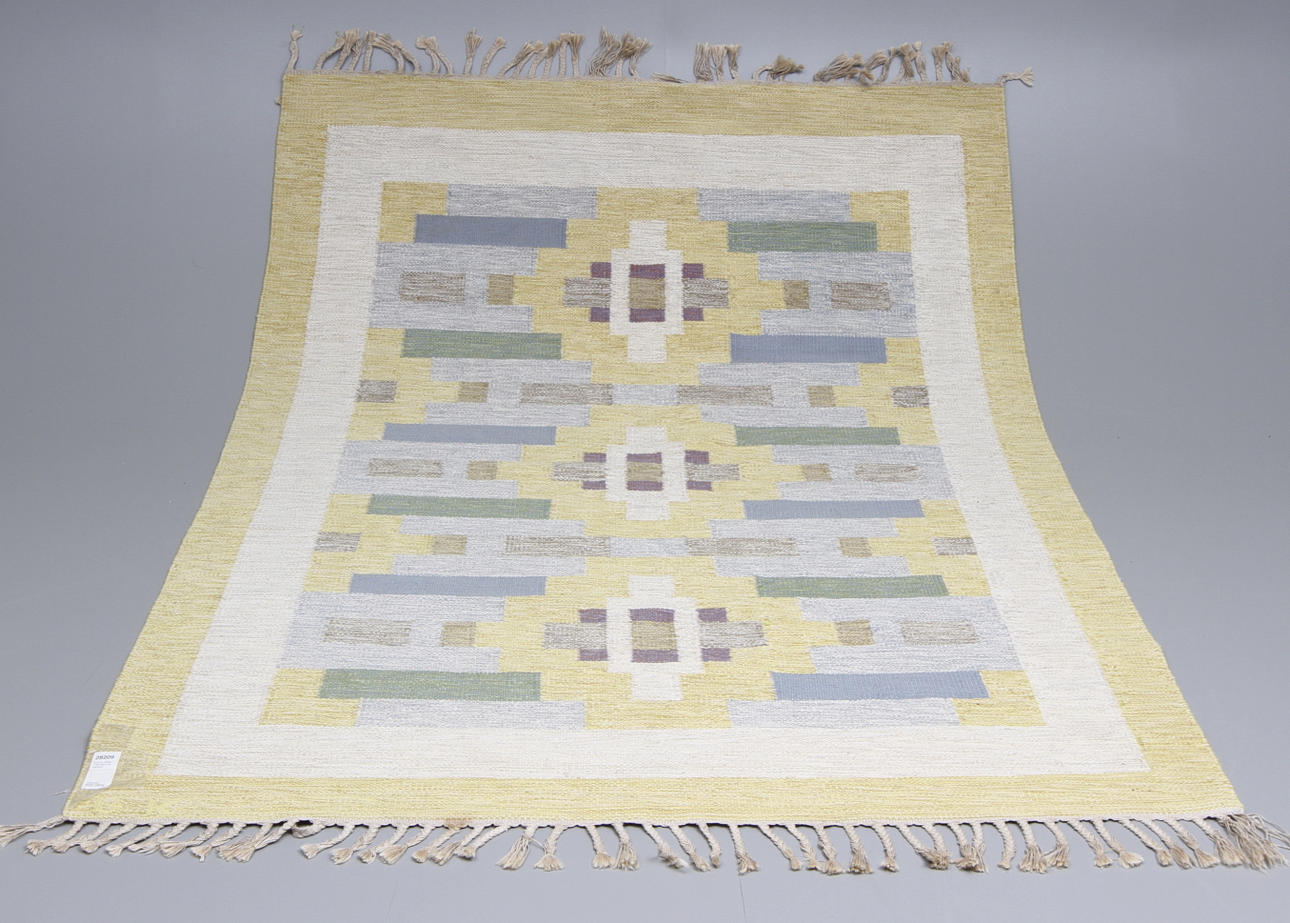 MATTA, röllakan, 1900-talets mitt, signerad.