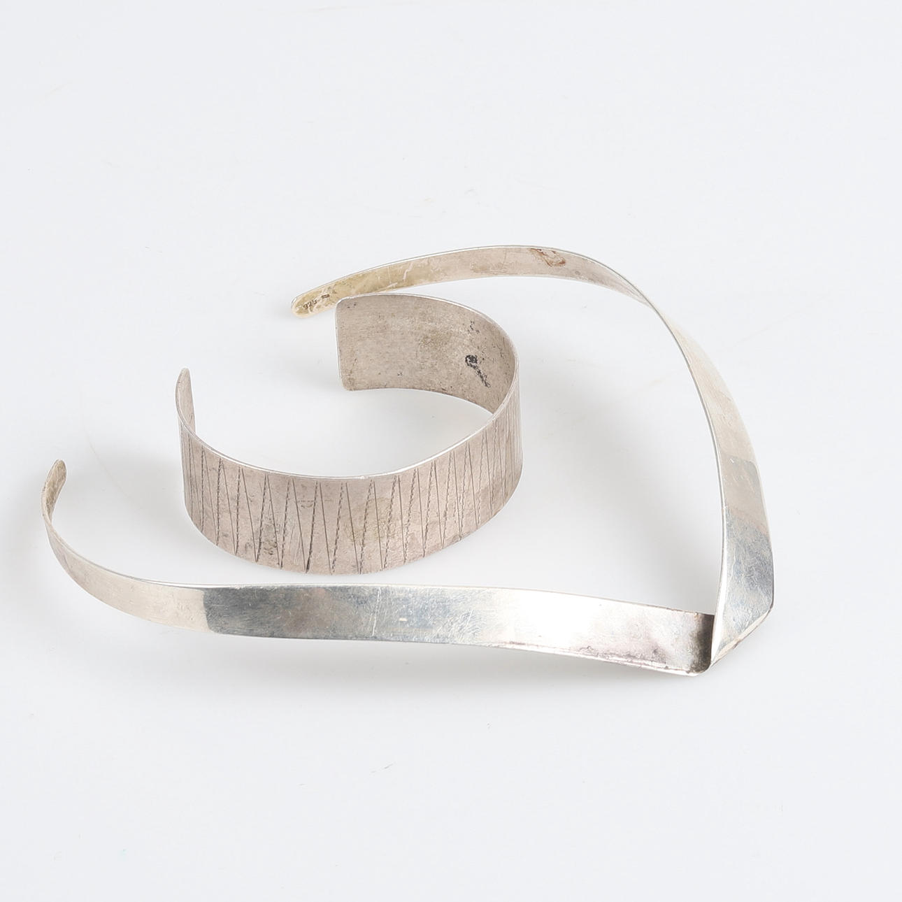 NECKLACE & BRACELET, Sterling silver.