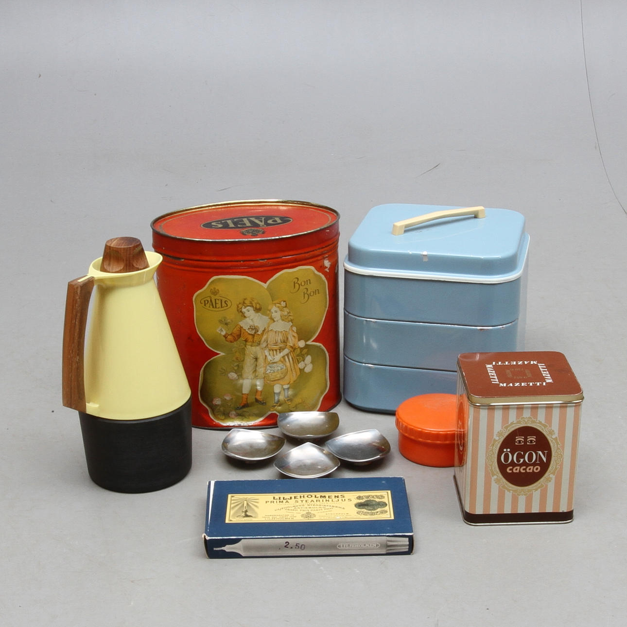 PARTI DIVERSE, 11 delar, bl a Mazetti jubileumsburk samt TV-kanna "Signatur", Carl Arne Breger.