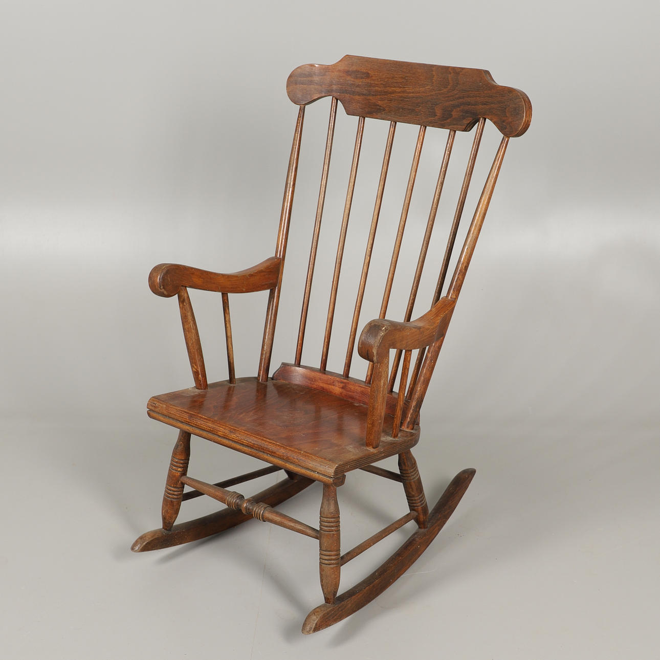 GUNGSTOL MED HÖG RYGG, EK.