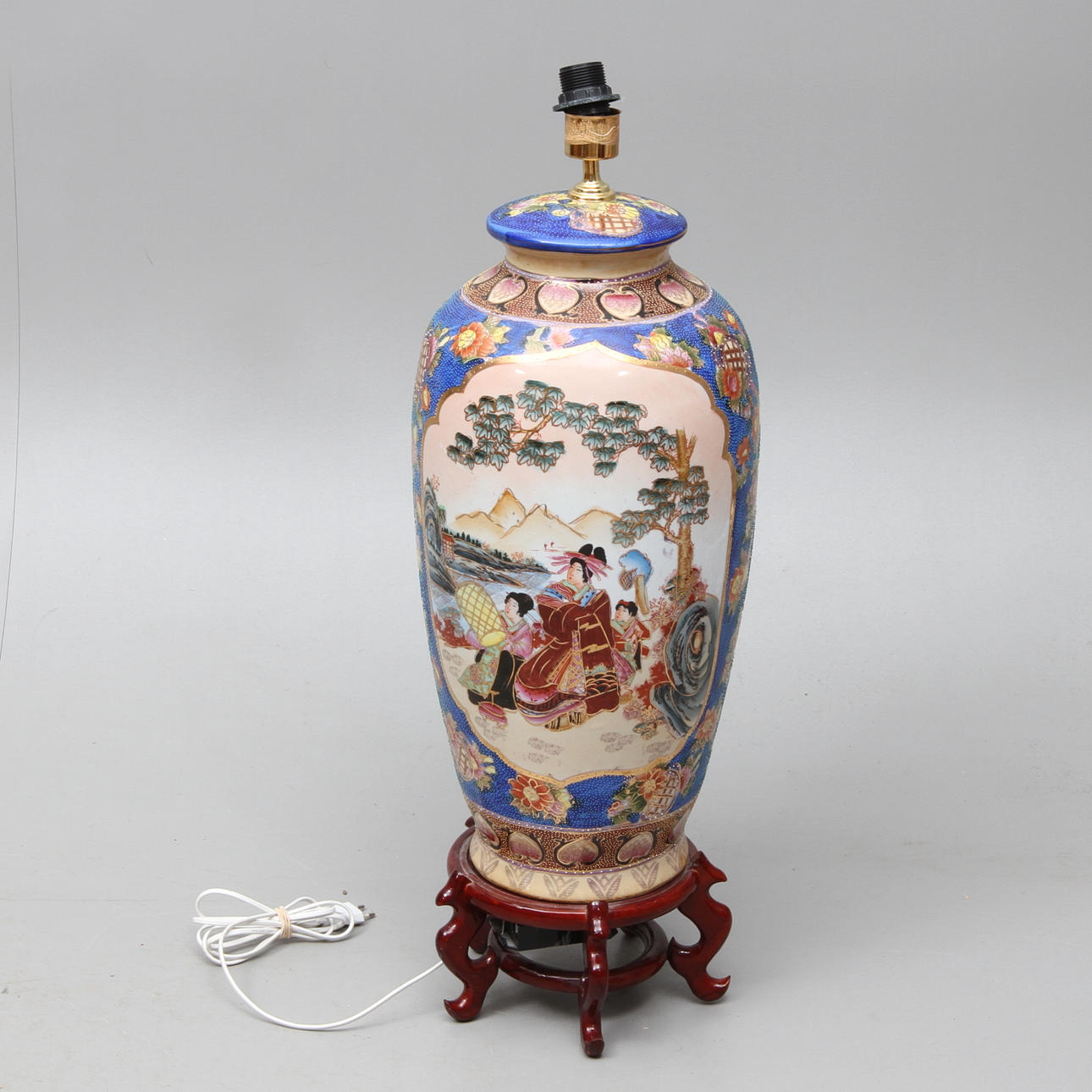 GOLVLAMPA, porslin, orientaliskt, 1900-tal.