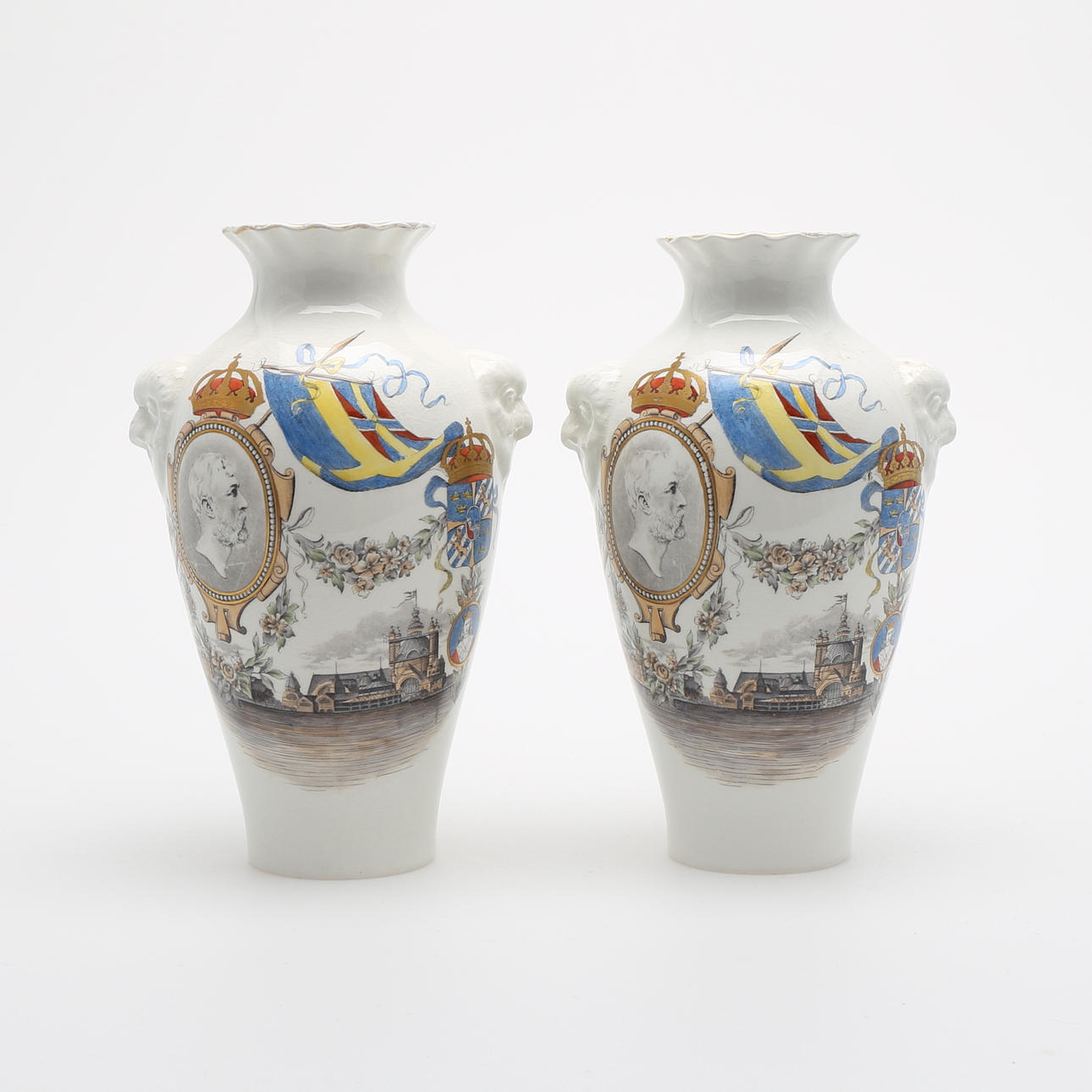 VASER, ett par, Rörstrand, Konst- och industriutställningen, Stockholm, 1897.