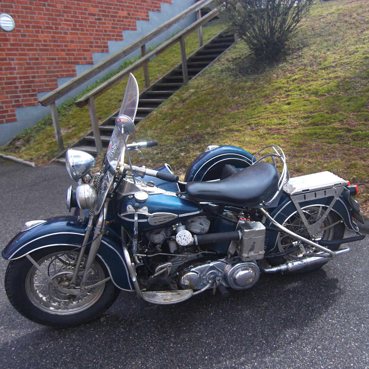 VETERANMOTORCYKEL med SIDOVAGN, Harley Davidson, 1946.