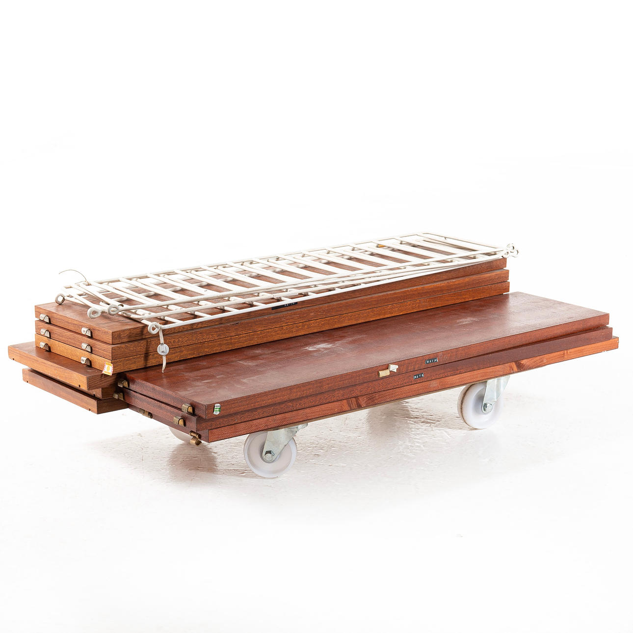 STRING REGAL, 2 Paar, um die Mitte des 20. Jahrhunderts.