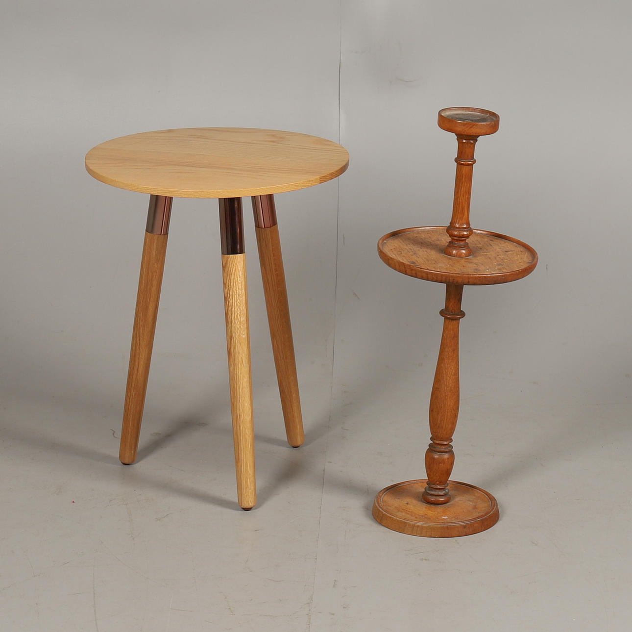 EIN MADE.COM TISCH UND RAUCHER STAND.