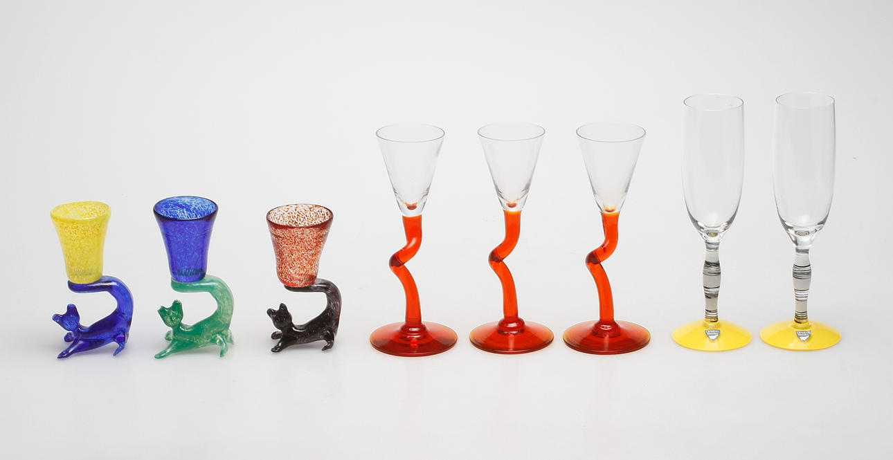 GLASSERVISDELAR, 8 delar, bland annat Orrefors.