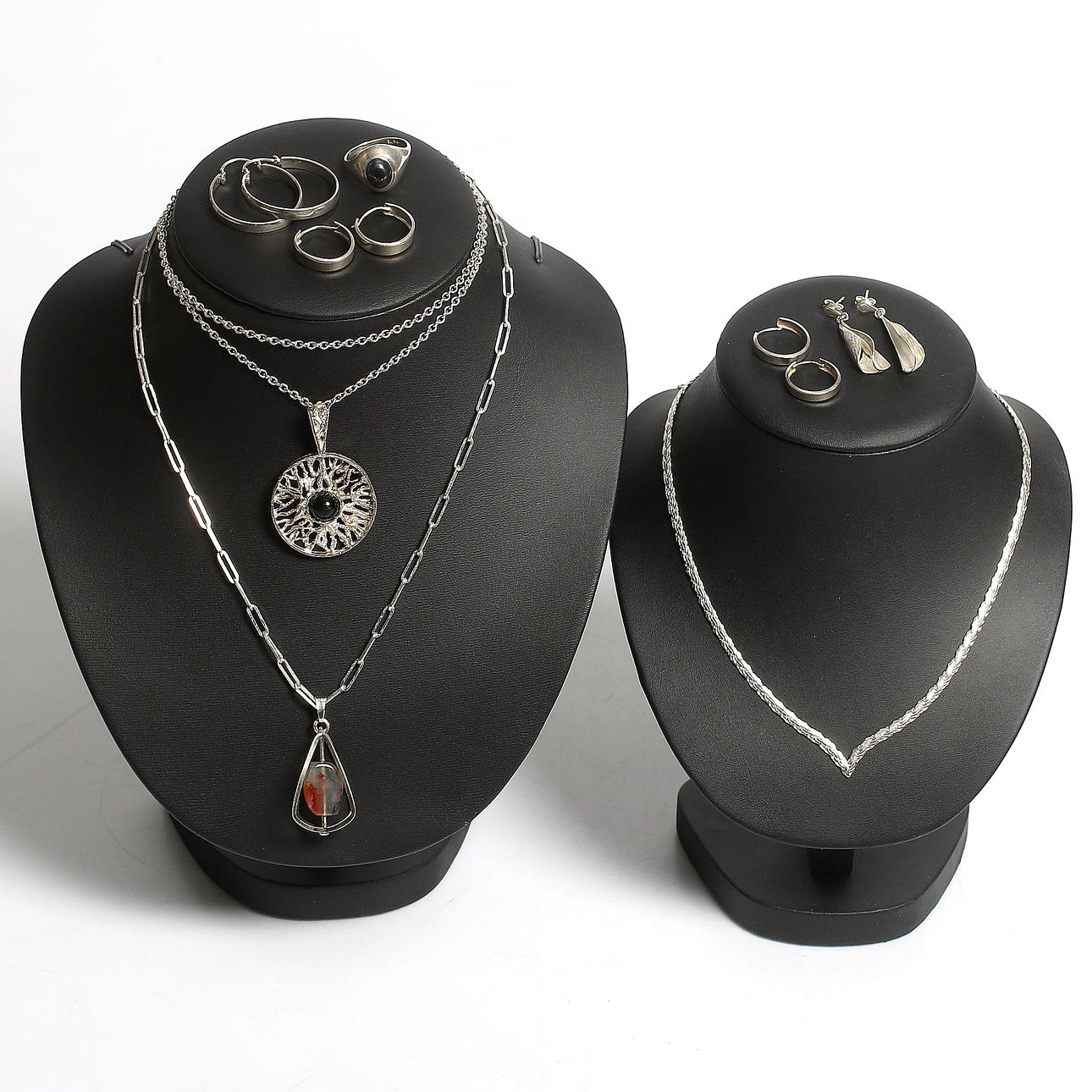 HALSBAND, RING samt ÖRHÄNGEN, 8 delar, silver samt mineraler, bl.a, Hugo Strömdahl, Stockholm. 1900-talets andra hälft. Totalvikt 58 gram.