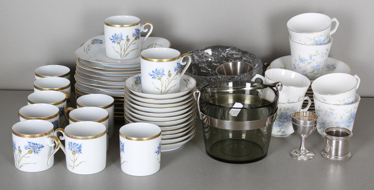 DIVERSE, bl.a. kaffeservisdelar, Hackefors.