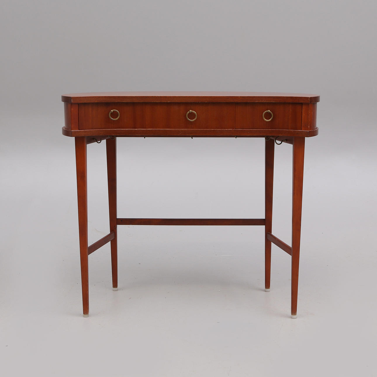 DRESSING TABLE, 1900s.