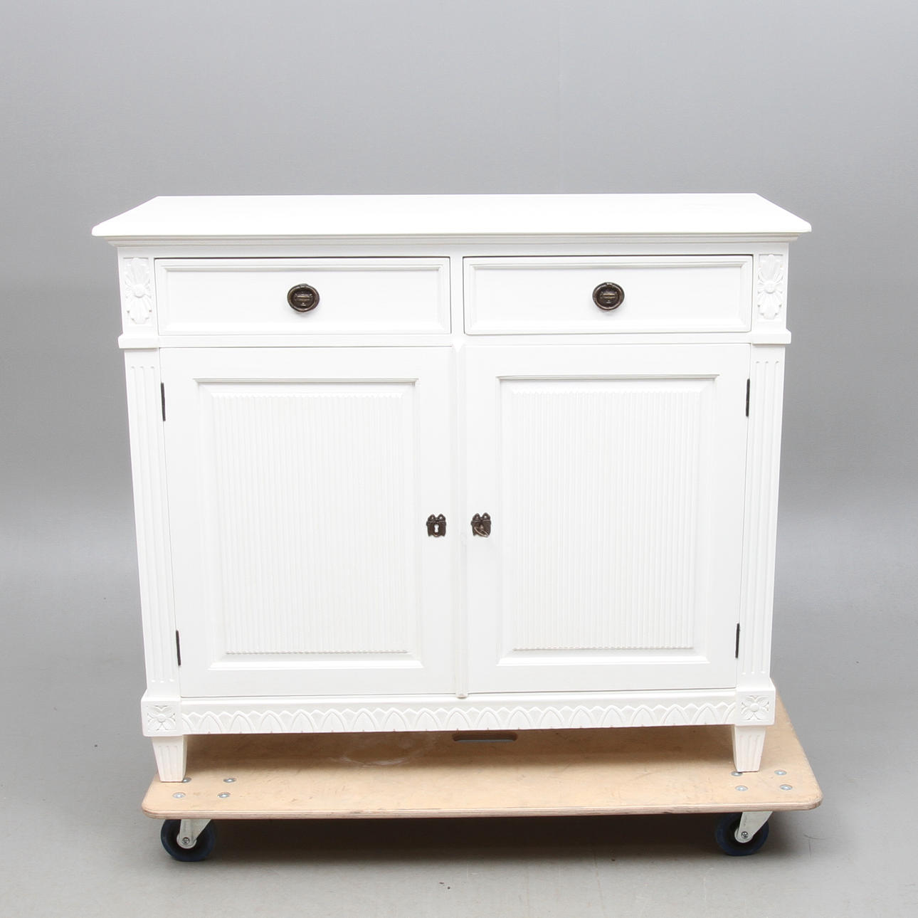 SKÄNK, gustaviansk stil, Geromar, 2000-tal.