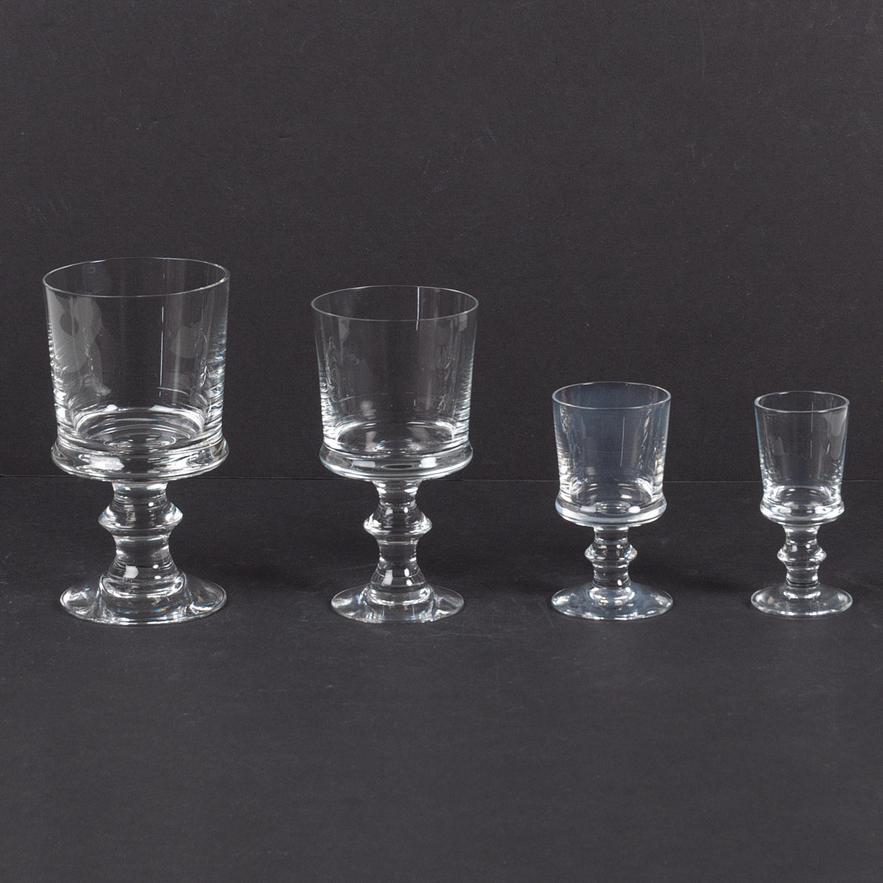 SIGNE PERSSON-MELIN. BODA. "Merlin", 29 dele.