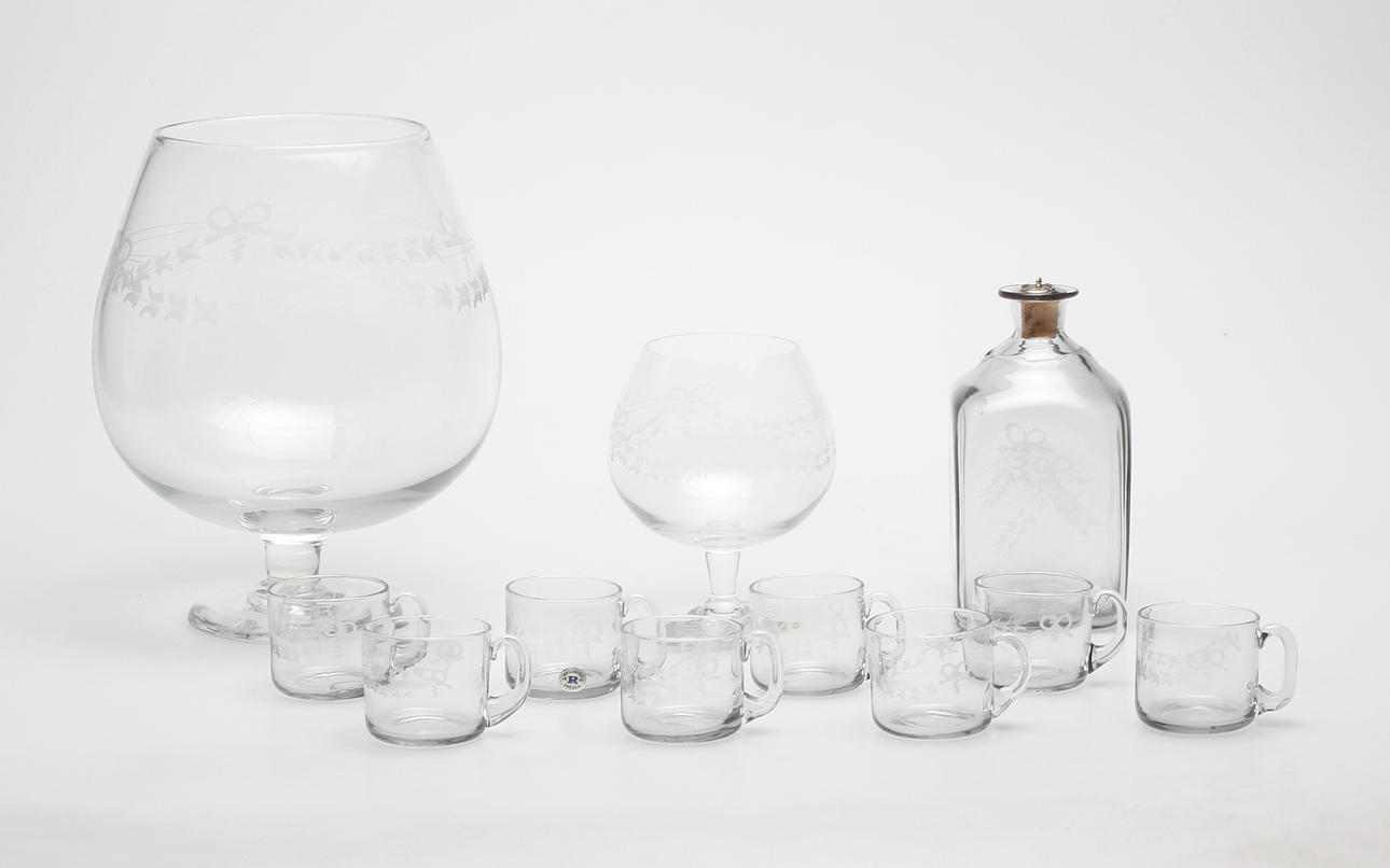 GLASFÖREMÅL, 11 delar, "Antik", Reijmyre.