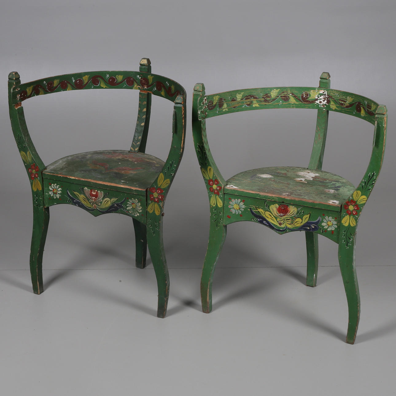 MUNKSTOLAR, ett par, allmoge, 18/1900-tal.