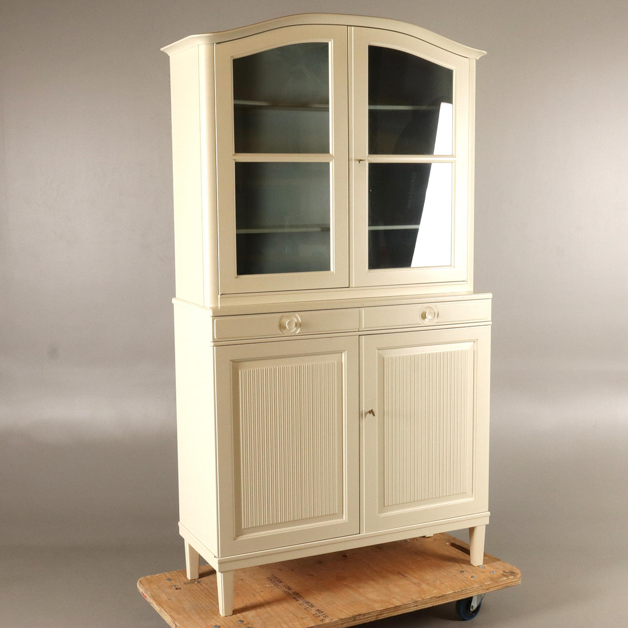 CARL MALMSTEN. VITRINSKÅP, "Herrgården".