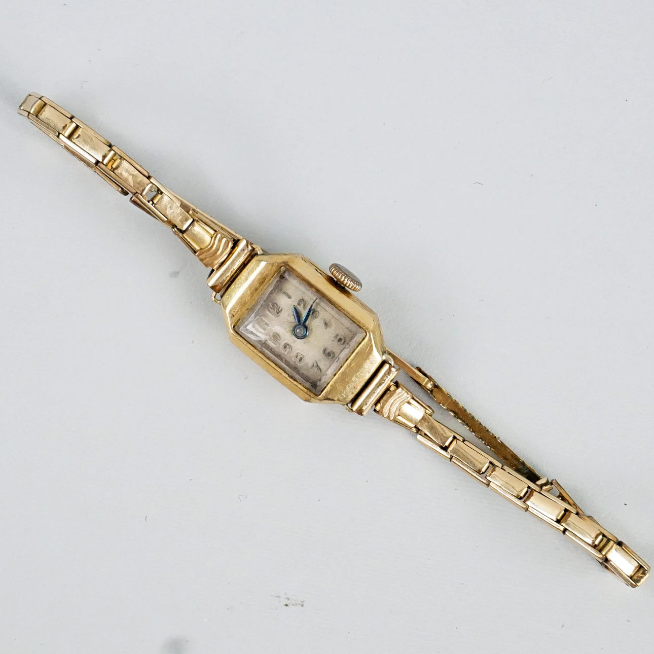 RELOJ PULSERA, oro 18K con doble pulsera.