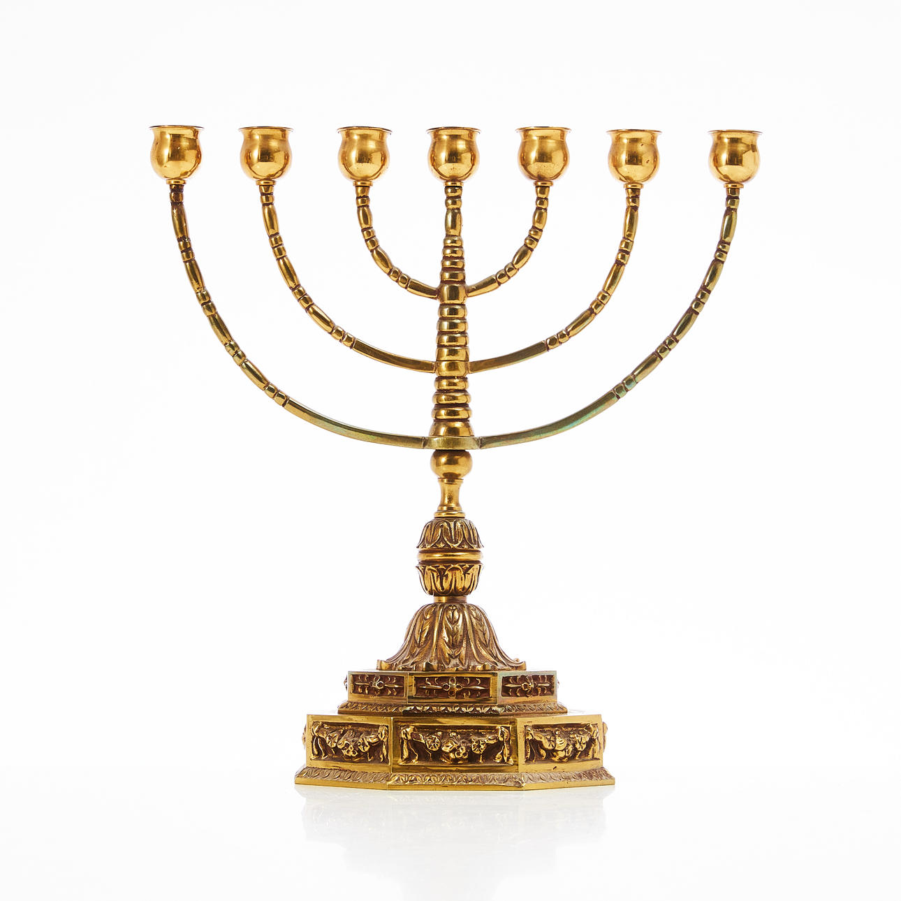 LEUCHTER, Messing, sogenannte Menorah, um 1900.