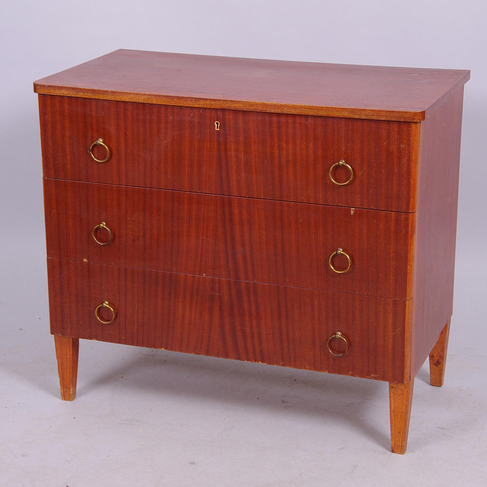 BYRÅ, 3-lådig, mahogny, 1960-tal.