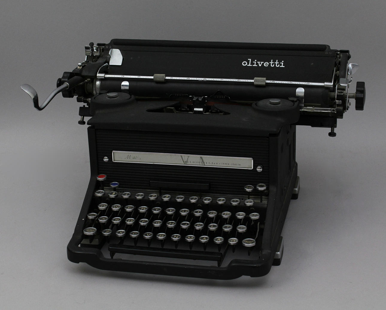 Skrivmaskin Olivetti. 1940-tal.