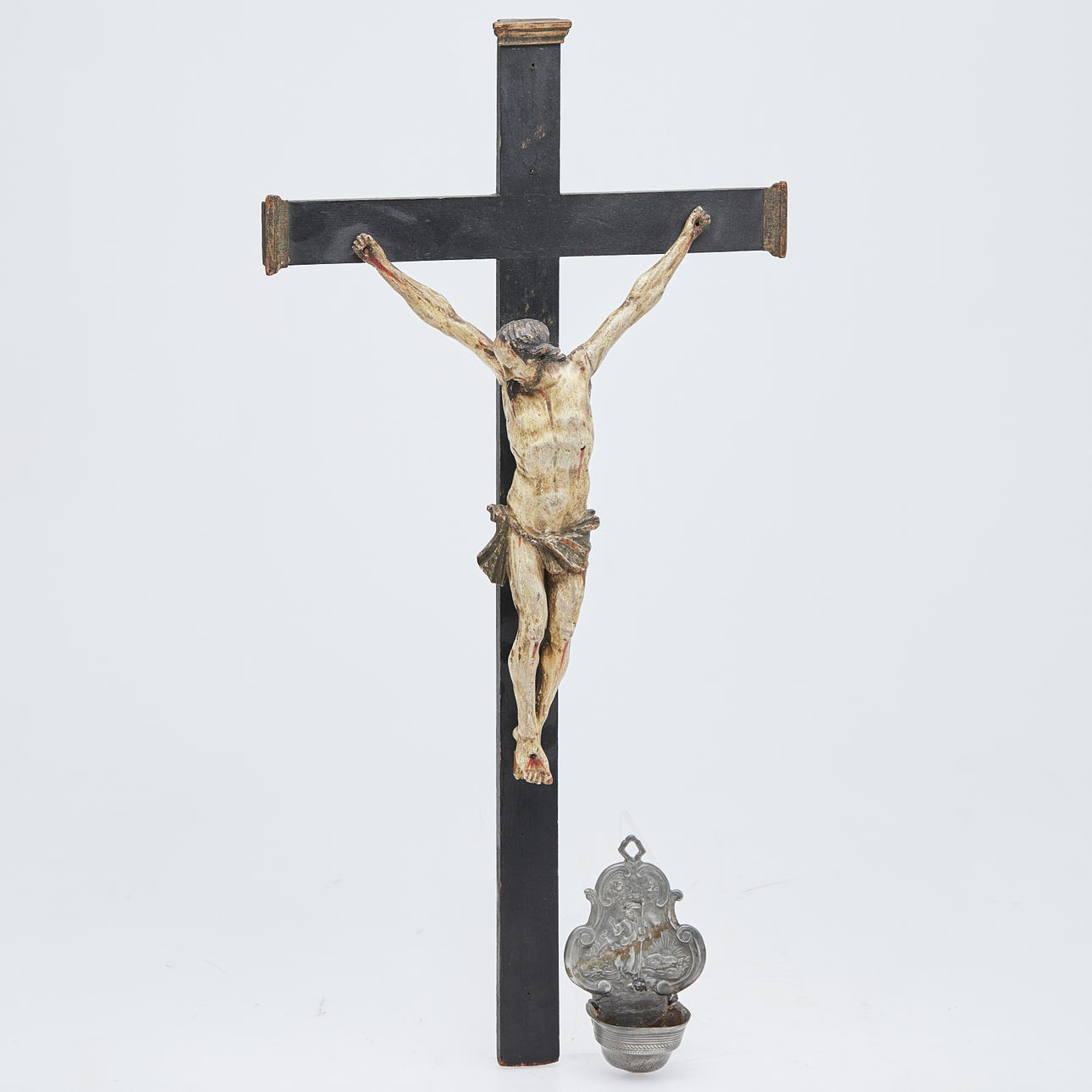 Kruzifix / Weihwasserbecken, Holz, Metall (2).