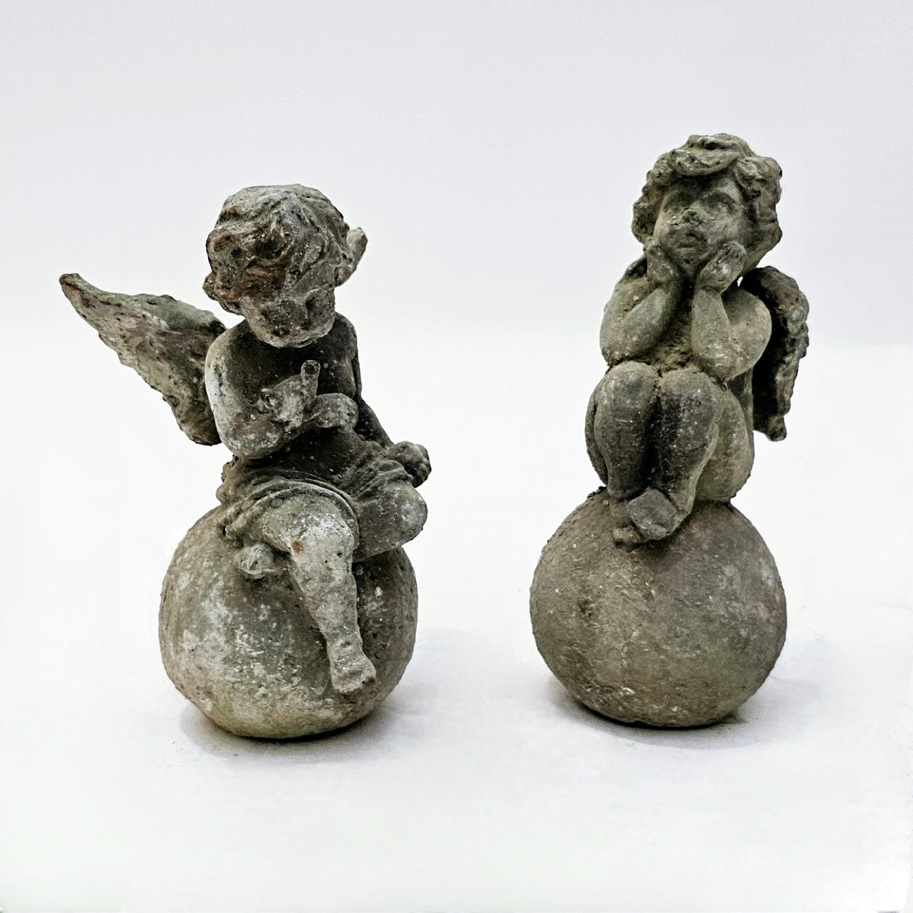 PAR SANDSTEN ÄNGEL SIFFROR.