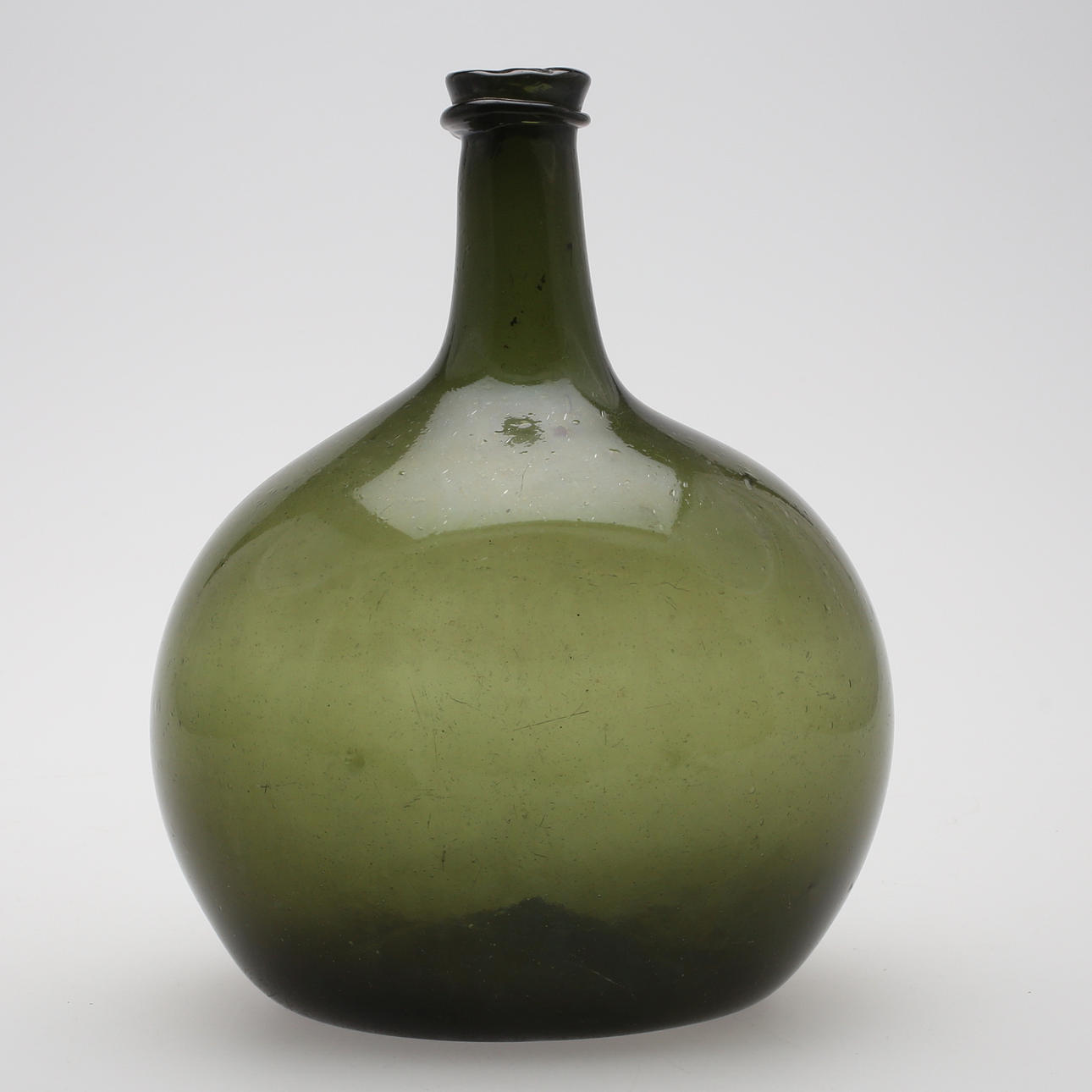 GLASBUTELJ, grönt glas, 1700-tal.