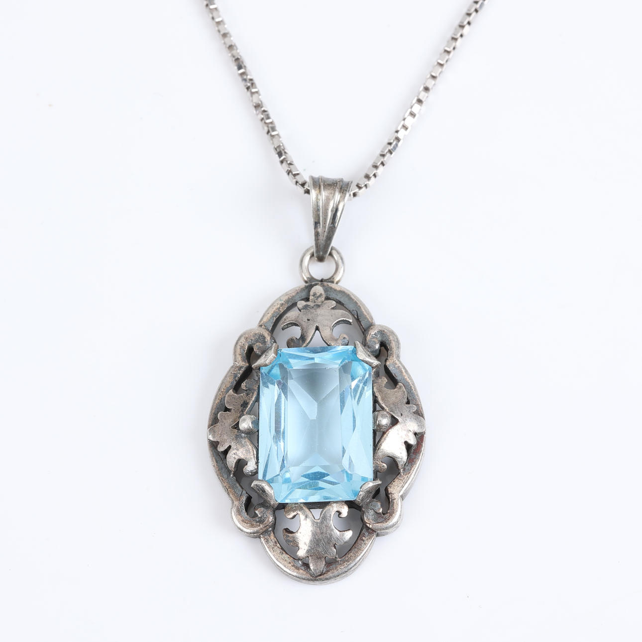 HALSKETTE, Silber, Blauer Stein.