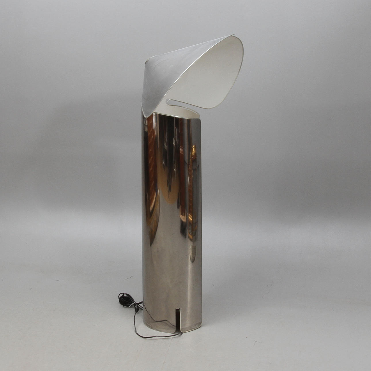 GOLVLAMPA, "Chiara" Mario Bellini Flos, Italien, 1900-tal.