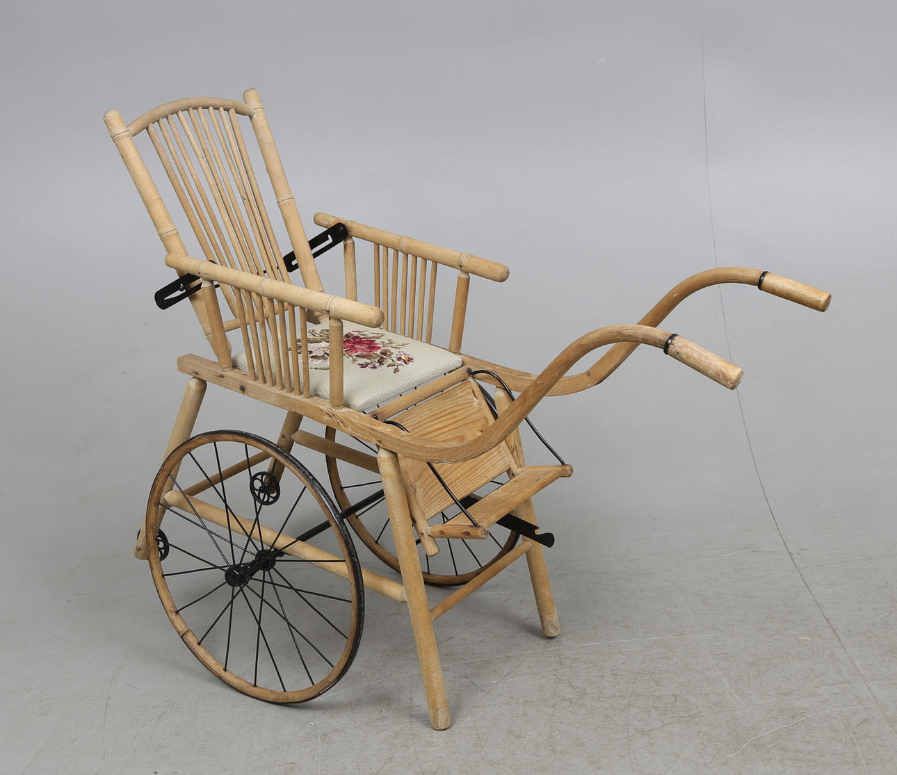 BARNVAGN, 1900-talets första kvartal.