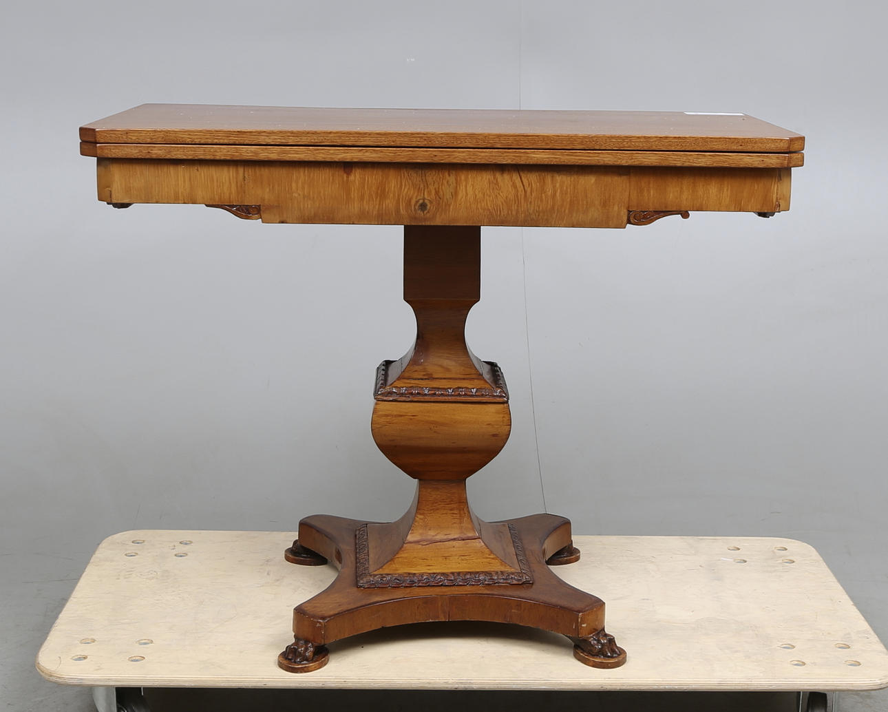 SPELBORD, bland annat mahognyfanér,1800-tal.