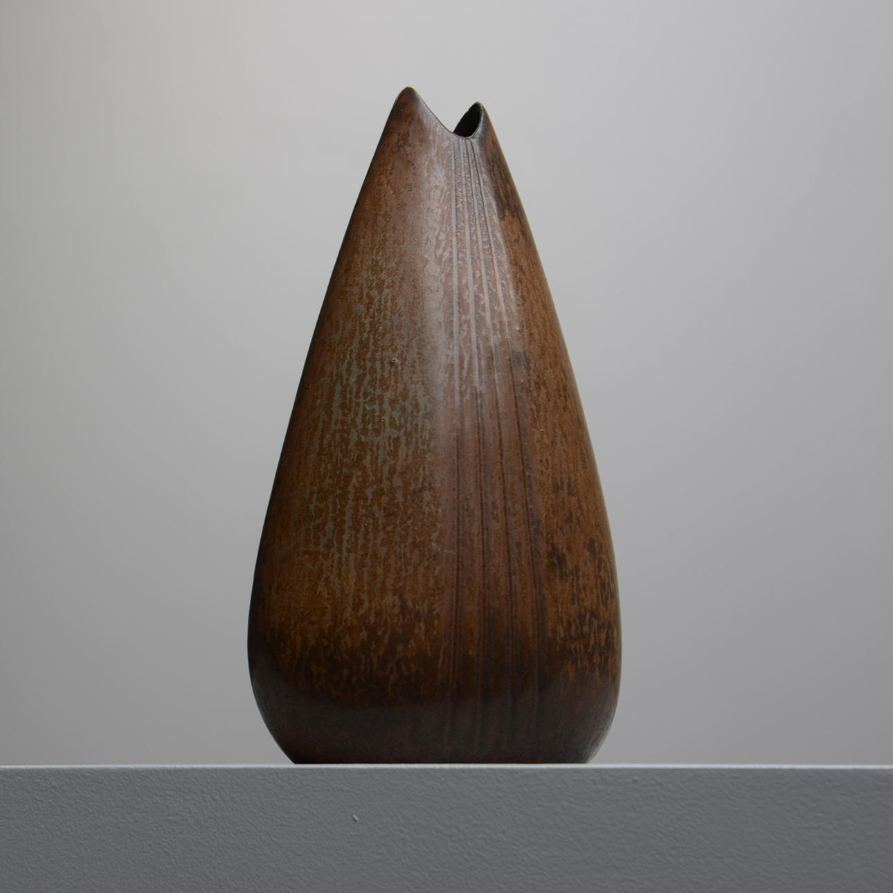 GUNNAR NYLUND. Vas, stengods, Rörstrand.