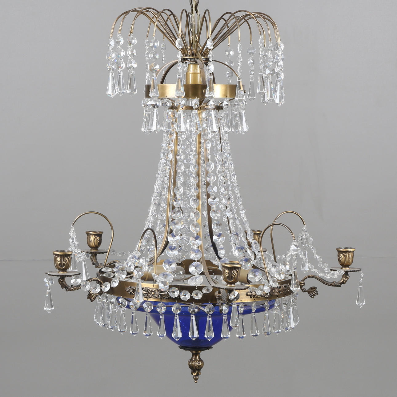 LJUSKRONA med prismor, empirstil, 1900-tal.