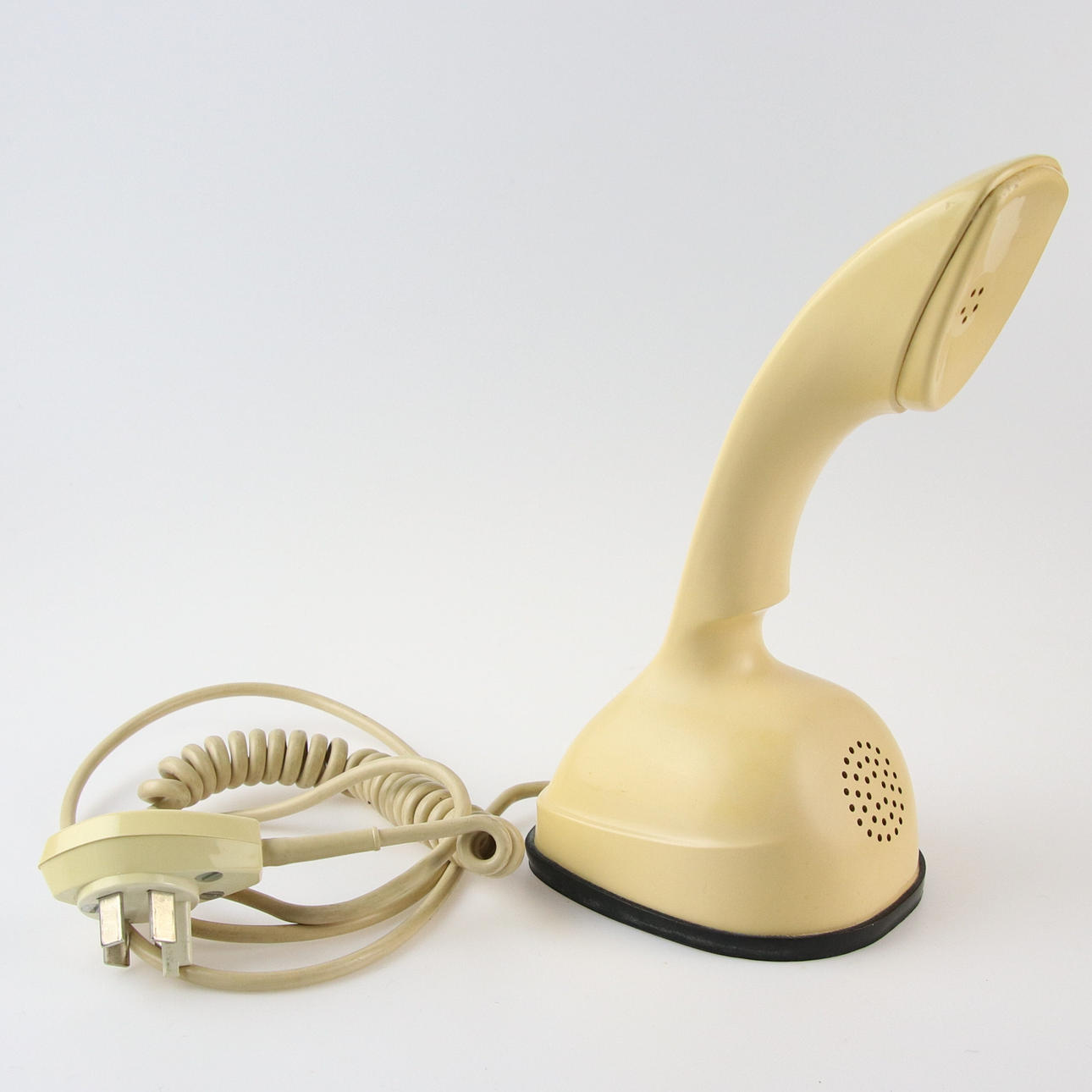 PUHELIN "Cobra", keltabeige, LM Ericsson, 1956-1982.