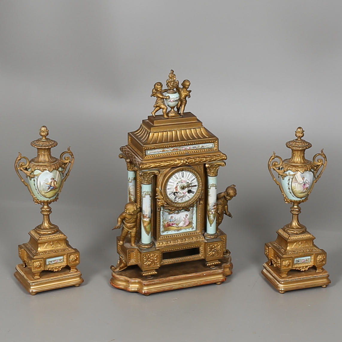 BORDSGARNITYR, 3 delar, i Louis XVI-stil.