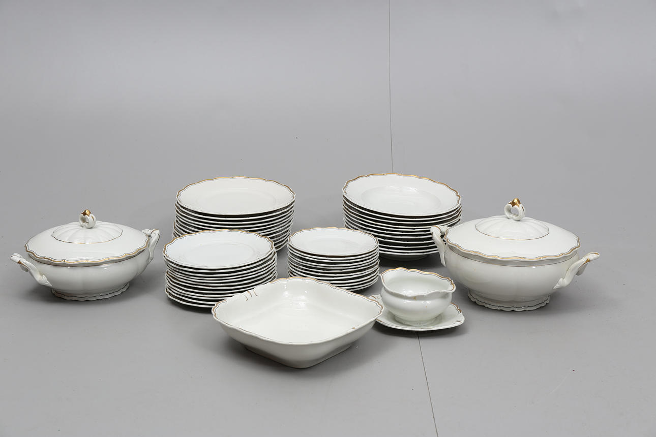 MATSERVIS, porslin, 58 delar, märkt, 1900-talets andra hälft.