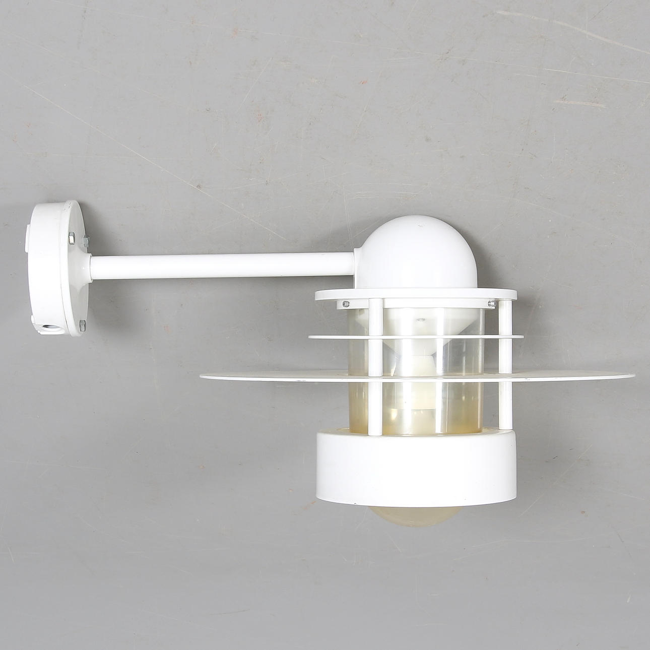 FASADBELYSNING, "Albertslund", Jens Møller-Jensen, Louis Poulsen, Danmark. 1900-talets sista kvartal.