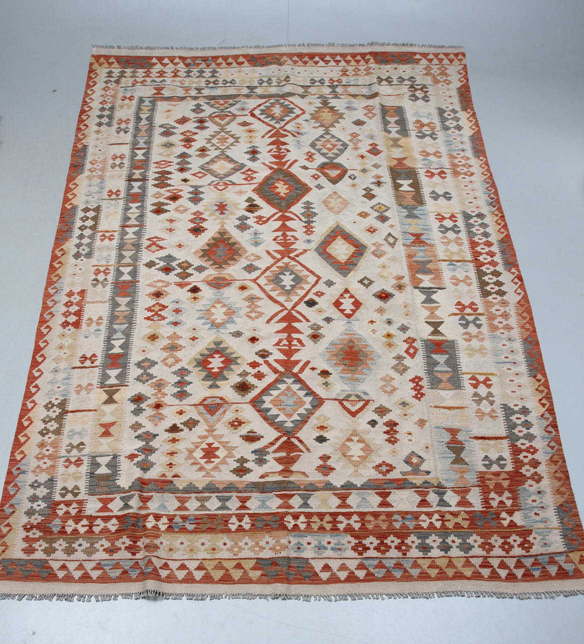 MATTA, Orientalisk, ca 300 x 200 cm.