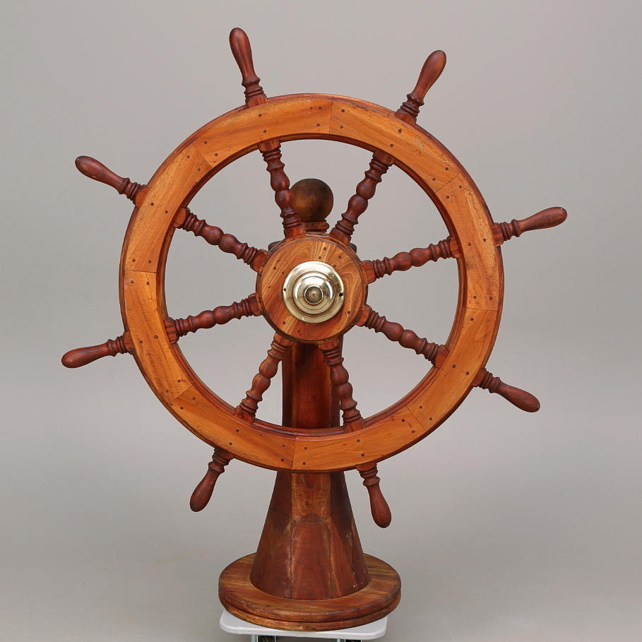 SKEPPSRATT på ställning, mahogny, 1900-talets senare del.