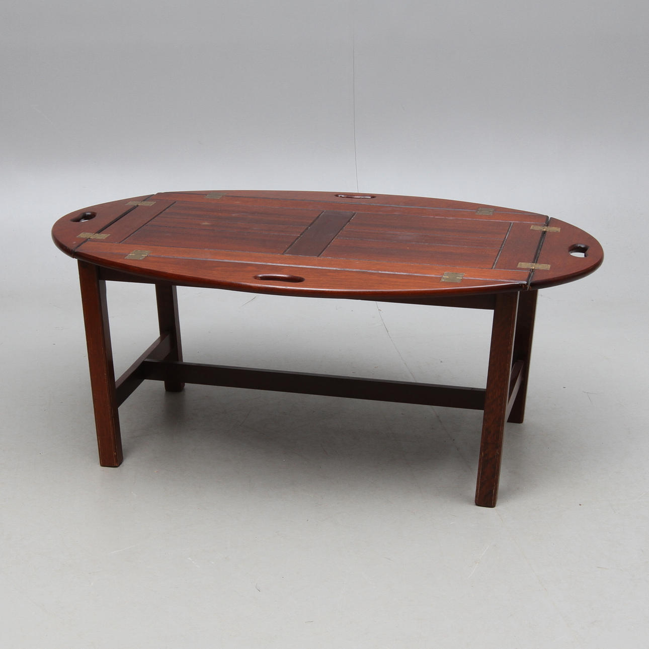 BUTLERSTRAY, engelsk stil, 1900-tal.