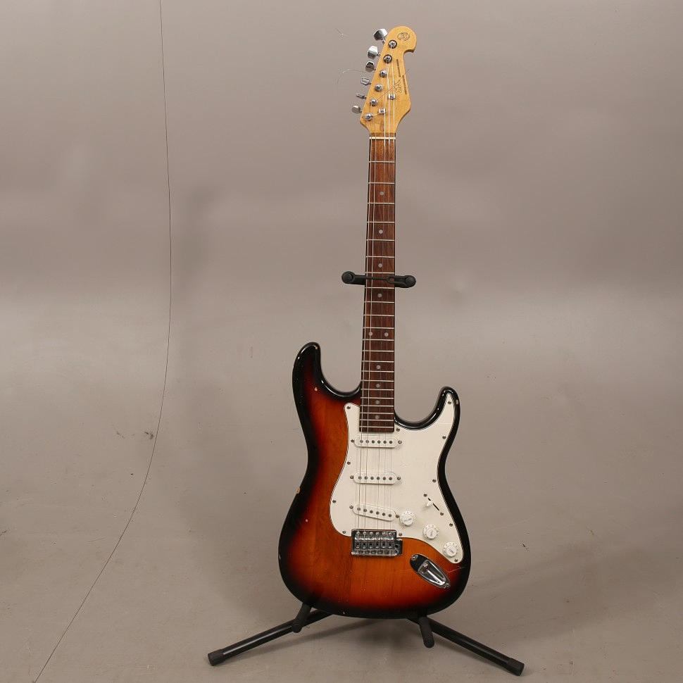 ELECTRIC GUITAR SX with stand Clifton.