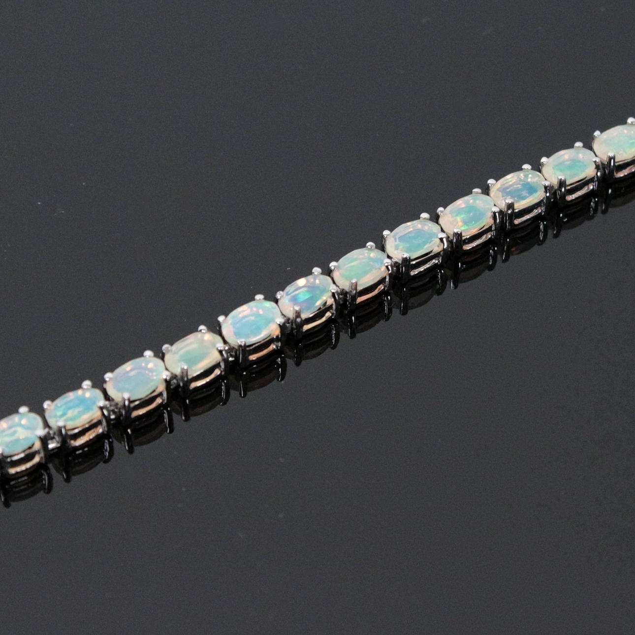 Armband med brand opal full blixt, 925 silver.