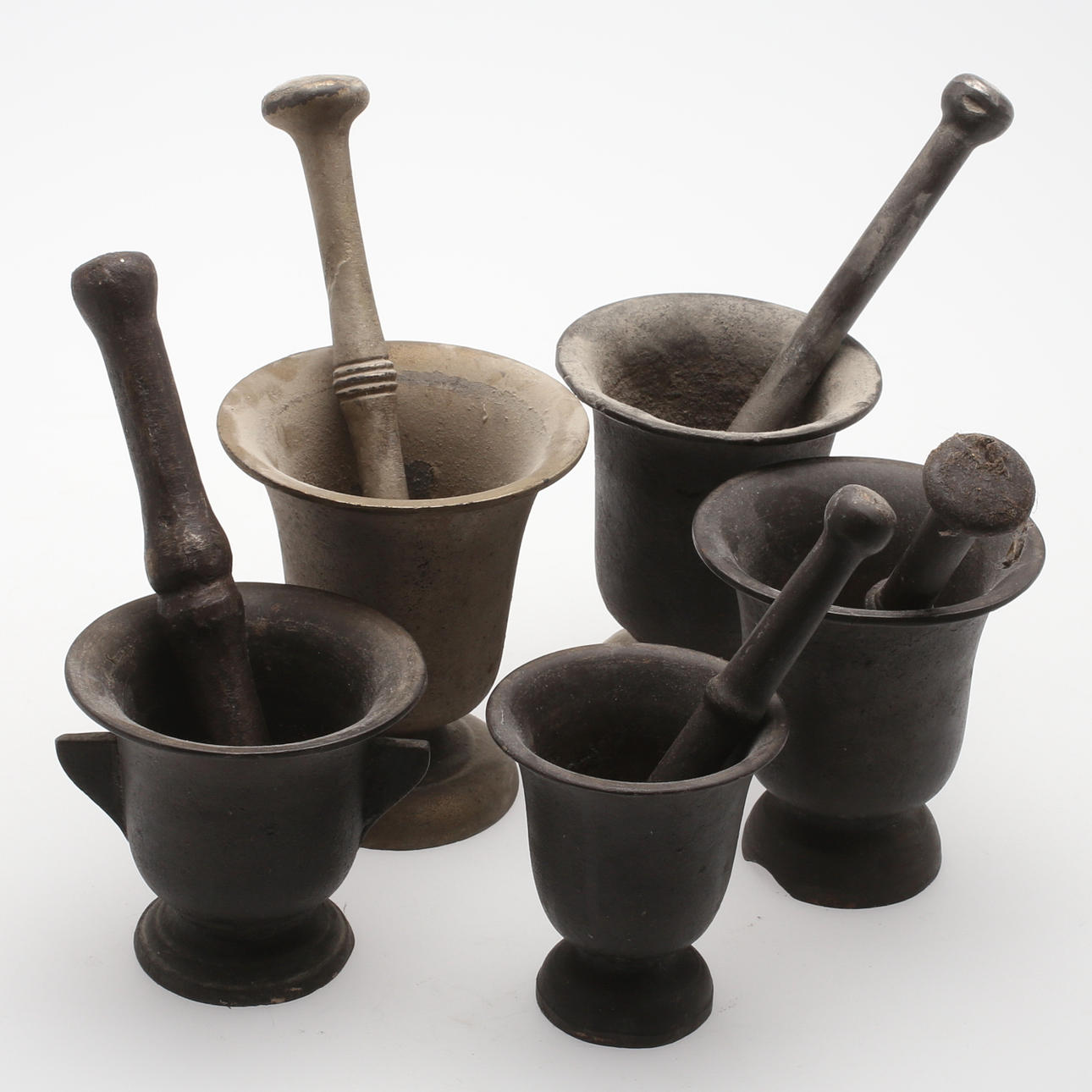 MORTEROS, 5 uds, hierro, 1800.