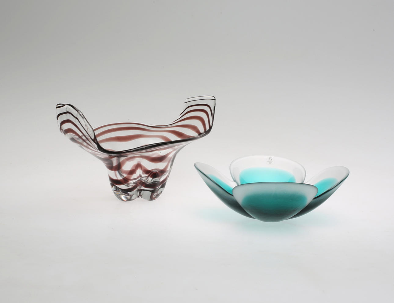 SKÅLAR, 2 st, Kalmar glasbruk samt Målerås.