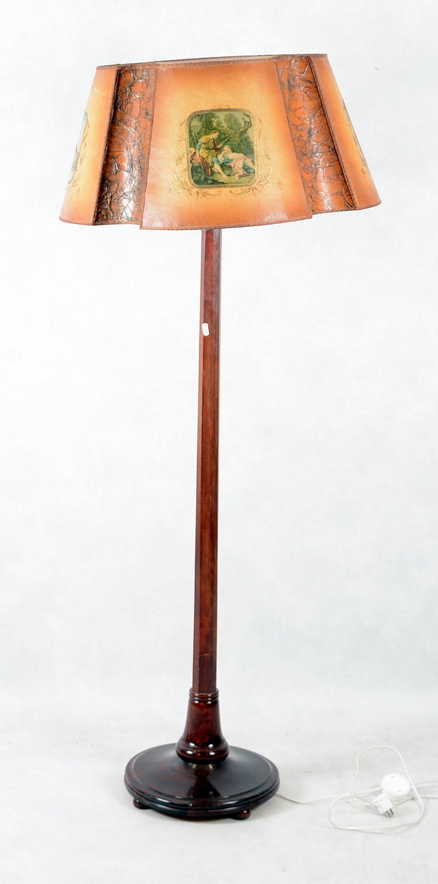 GOLVLAMPA, trä, 1900-tal.