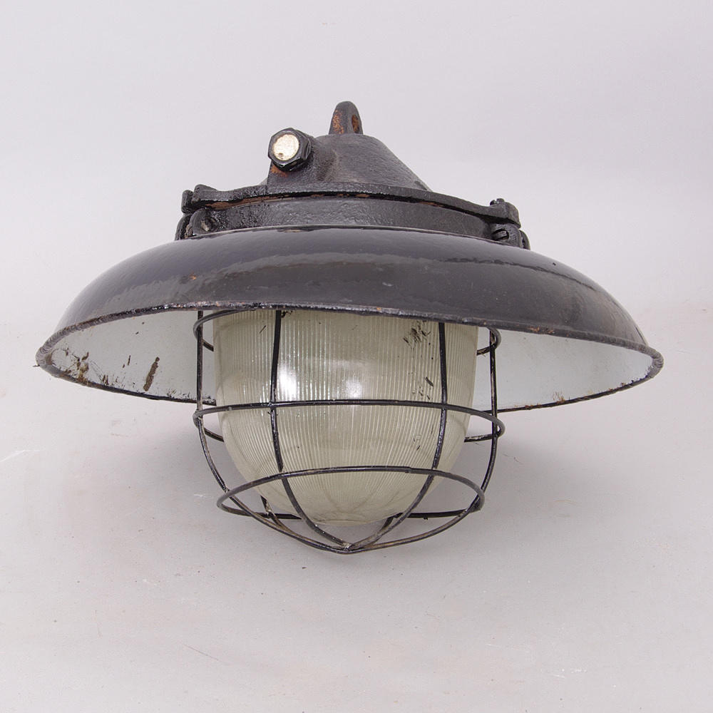 TAKLAMPA, svartmålad metall, industridesign, 1900-talets mitt.