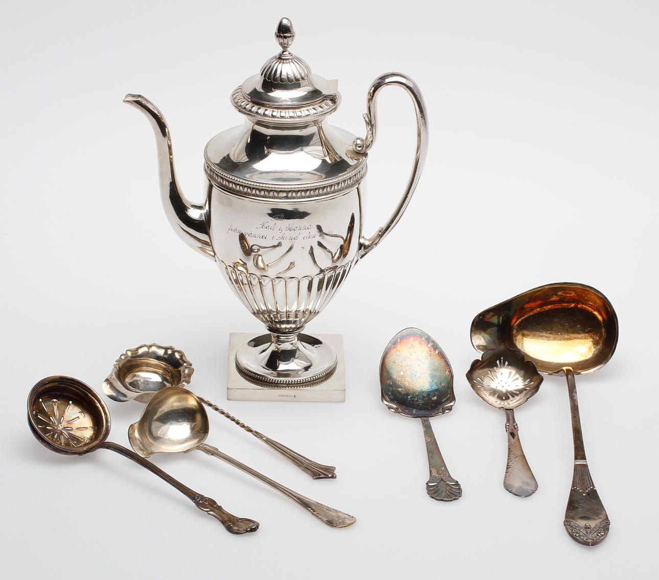 NYSILVERFÖREMÅL, 7 delar, 1800-1900-tal.