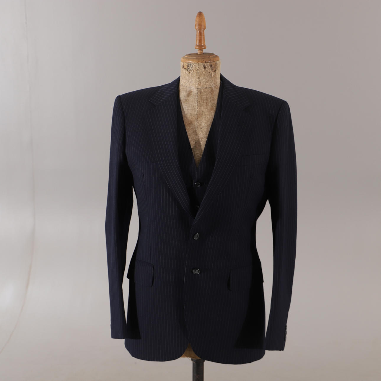 HERRKOSTYM, 3 delar, Dormeuil, England.