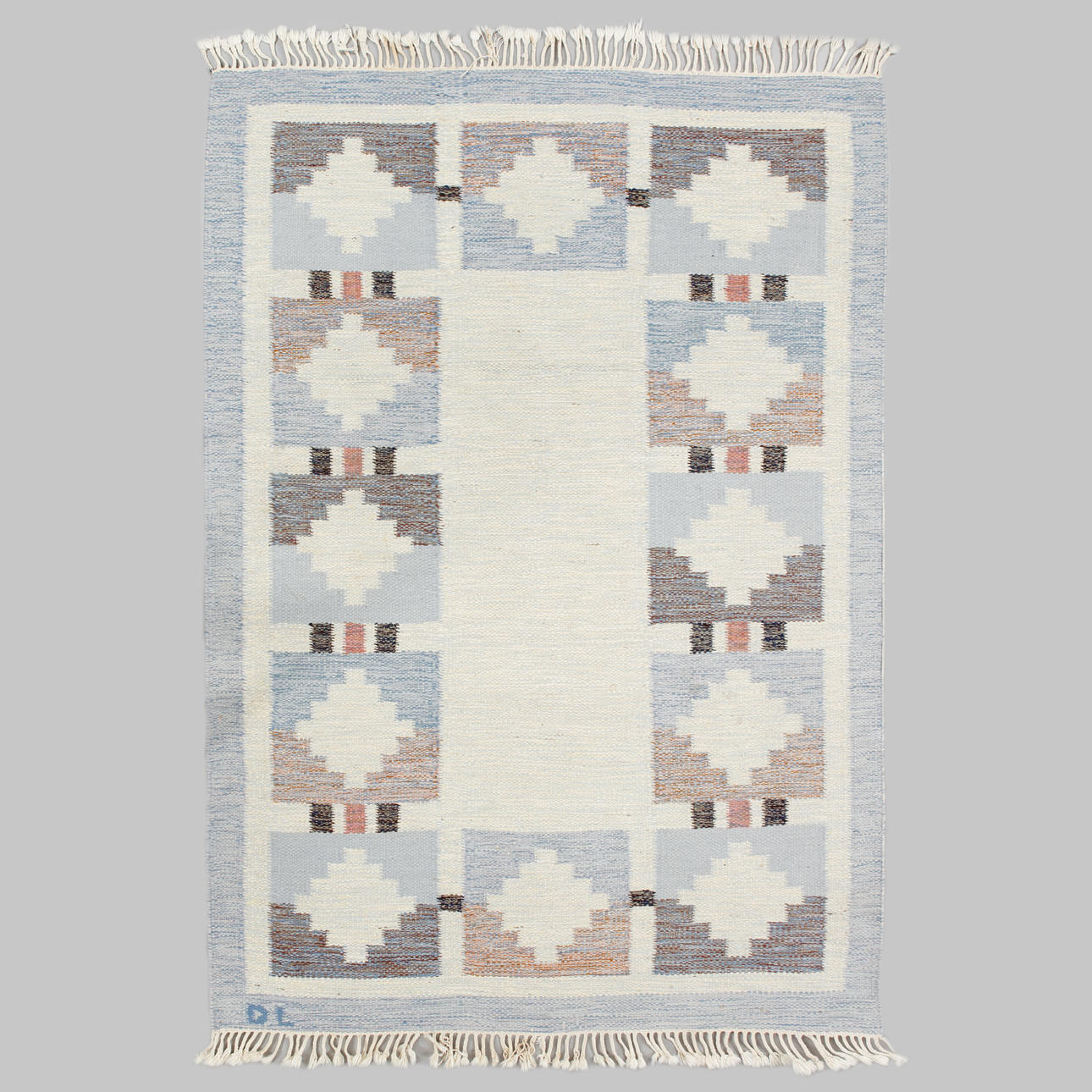 CARPET, bed sheet, signed DL. Dimensions approx. 194 x 136 cm.