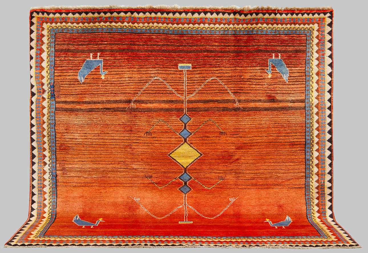 ORIENTTEPPICH. Handgeknüpft, ca. 242 x 257 cm.